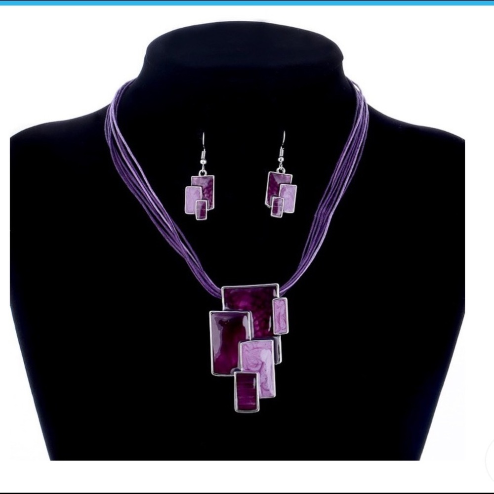 Geometric shaped necklace and earrings